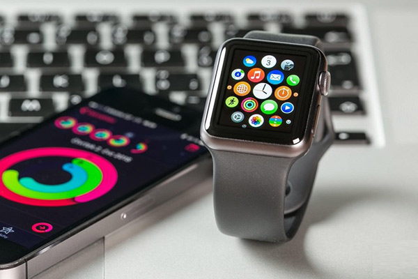 新Apple Watch或改用支持手势操控的圆形表盘